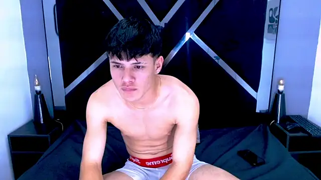 Kevin_Tupe Chat XXX live