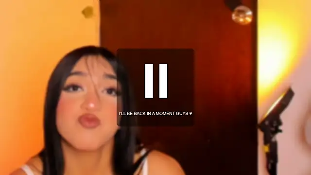 Scarlesth Pertunjukan Webcam