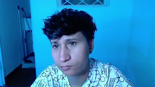 Im_Milan_Rs' Live XXX Chat