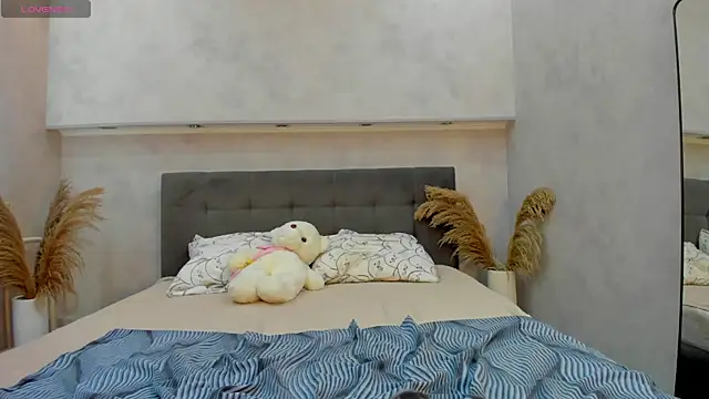 Chat +18 de Sandra_Wi1son ao vivo