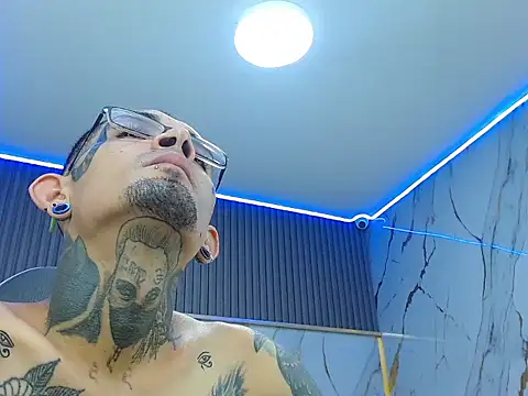 Boy_tatto77 网络视讯表演