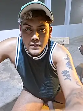 XXX chat uživo modela Saul_88
