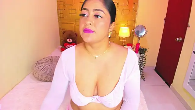 Chat +18 de Julia_Haye ao vivo