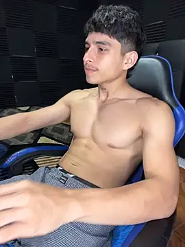 nic_2005 Шоу с уебкамера