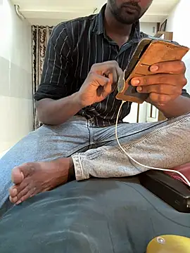 Gujarati-boy-meetbhabhi Webcam-Show