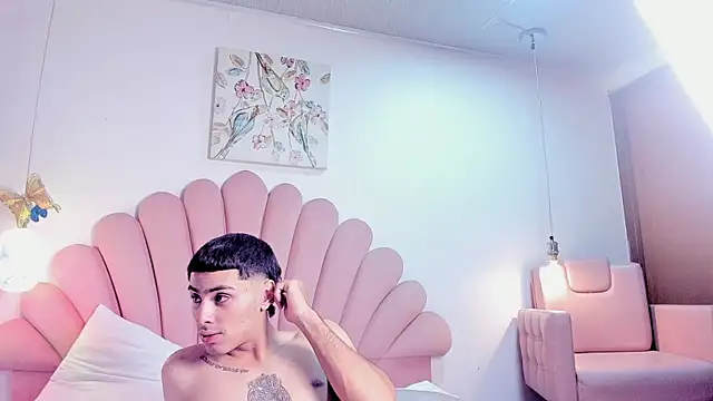 BiancaAndDominic live XXX chat