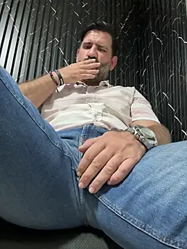 Chat XXX en directo de Hairy_Dad86