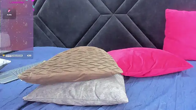 Dantzel_ élő XXX-chatje