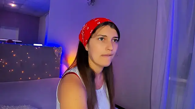 Chat XXX en directo de Laura_Leee