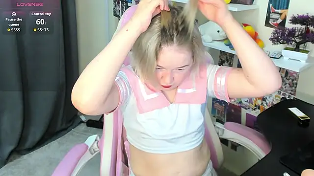 Sara_Robinson élő XXX-chatje