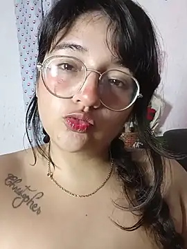 Kuutar's Live XXX Chat
