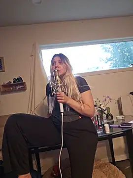 ScarletCallings_420 élő XXX-chatje