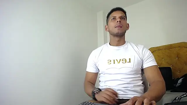 Chris_Dick23: απευθείας συνομιλία ΧΧΧ