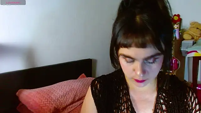 Chat +18 de collette_beaufoy_ ao vivo
