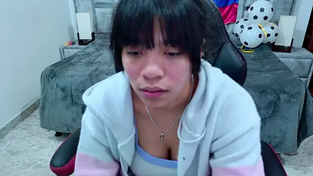 แชท XXX สดของ laureentt_
