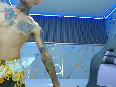 Boy_tatto77 网络视讯表演