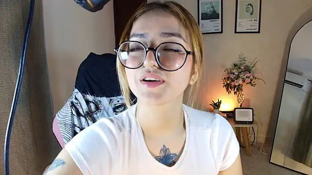 Chat +18 de SweetJennaa ao vivo
