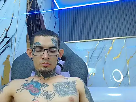 Boy_tatto77 网络视讯表演