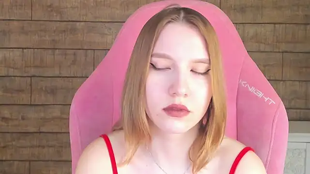Chatroom XXX en direct de LiliLinn