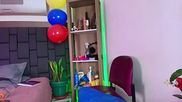 EllenaBoobs_: онлайн-секс-чат