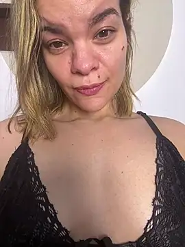 HeavenAylin Adlı Modelin Canlı XXX Sohbeti