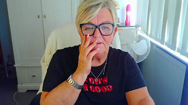 BridgetBlueEyes Chat XXX in diretta