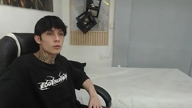 Cry_thereal's Live XXX Chat