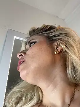 Adeline_1 现场XXX聊天
