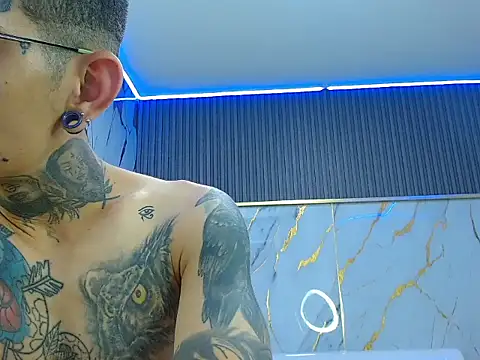 Boy_tatto77 网络视讯表演