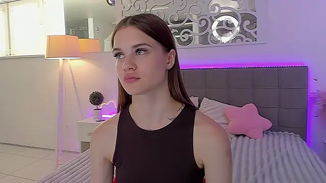 Онлайн чат XXX LuisaClover