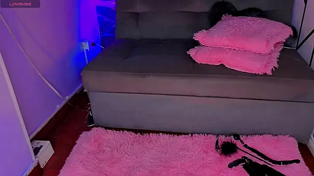 XXX chat uživo modela Dannyhot_
