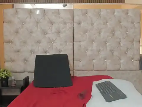 Haanita live XXX chat