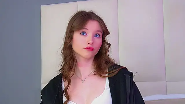 KeiraAsti's Live XXX Chat