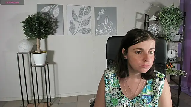 دردشة MartaEdams الجنسية المباشرة
