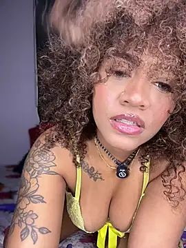 Chatroom XXX en direct de riri_brunnete