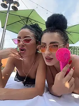 VictoriaLanes' Live XXX Chat