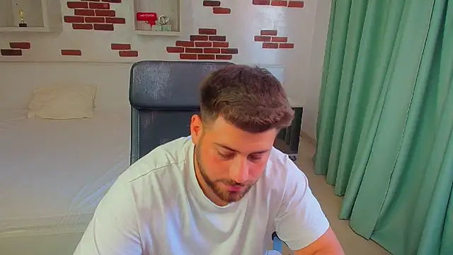 XXX chat uživo modela DaxGreer