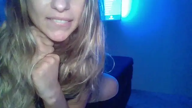 Pokazy przed kamerką – Lexi_Vee