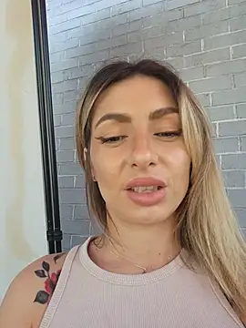 SofiaLace Chat XXX live