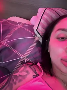 Molly__Moon Adlı Modelin Canlı XXX Sohbeti