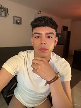 aronnhidden Live XXX-Chat