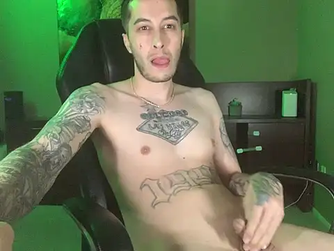 عرض كام JuicyJoshy