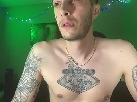 JuicyJoshy webkamerás műsora