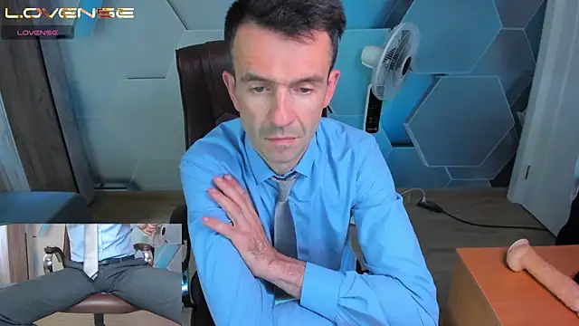 SteveTiger élő XXX-chatje