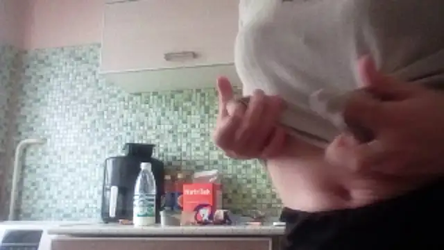 Czat XXX na żywo – KikiAmino