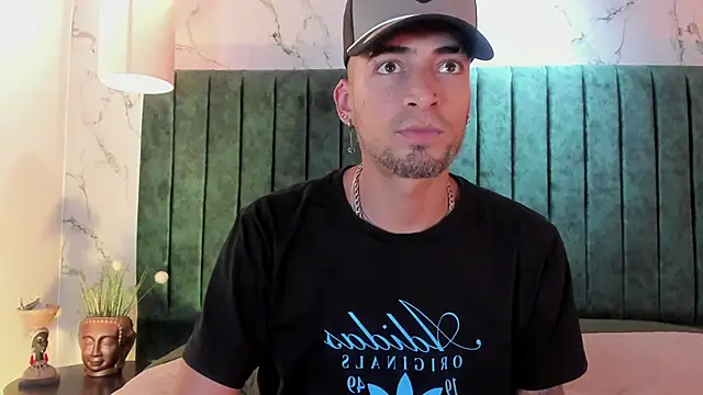 Chatroom XXX en direct de DrakeNeumann