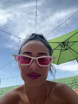 FeetVibe live XXX chat