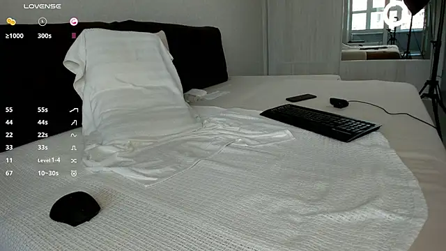 Smallnipples 现场XXX聊天