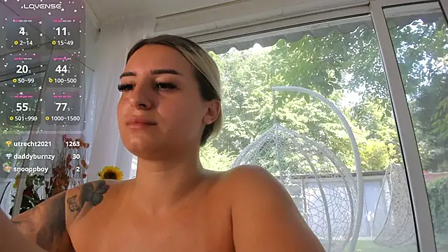 צ'אט XXX בשידור חי של Ella_Vee