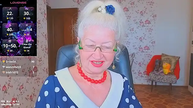 Maya_Mayflower élő XXX-chatje